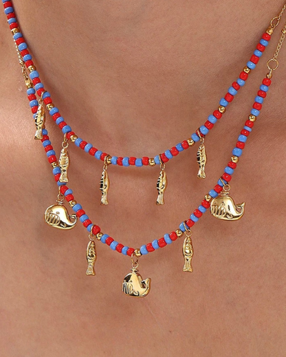 Collier Bohème en acier inoxydable et Perles Verre Rouge & Bleu avec Pendentif Baleine et poisson - Bijou Mon Amour