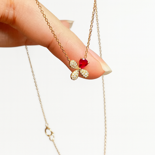 Collier trèfle étincelant en Argent sterling 925 et zirconium premium rouge – Un bijou délicat plein de poésie - Bijou Mon Amour